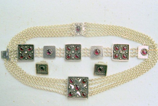 Image 40 of 61  -  57 kB