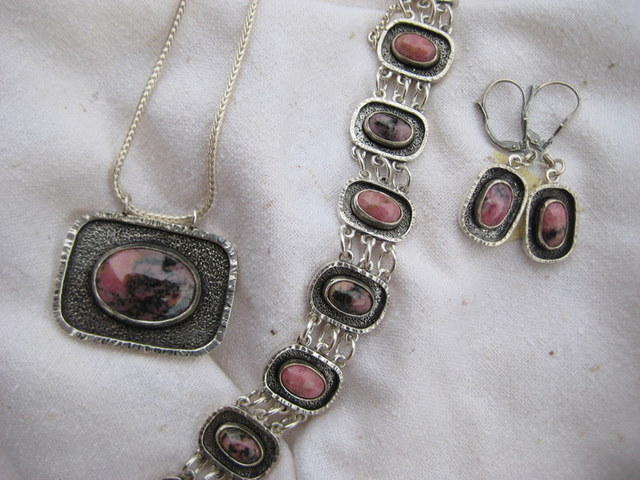 Image 8 of 32  -  94 kB